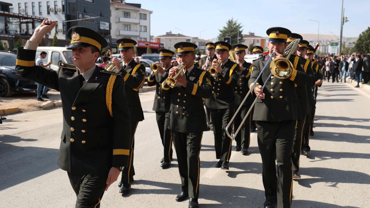 Foto - Kahraman şehidimiz son yolculuğuna uğurlandı