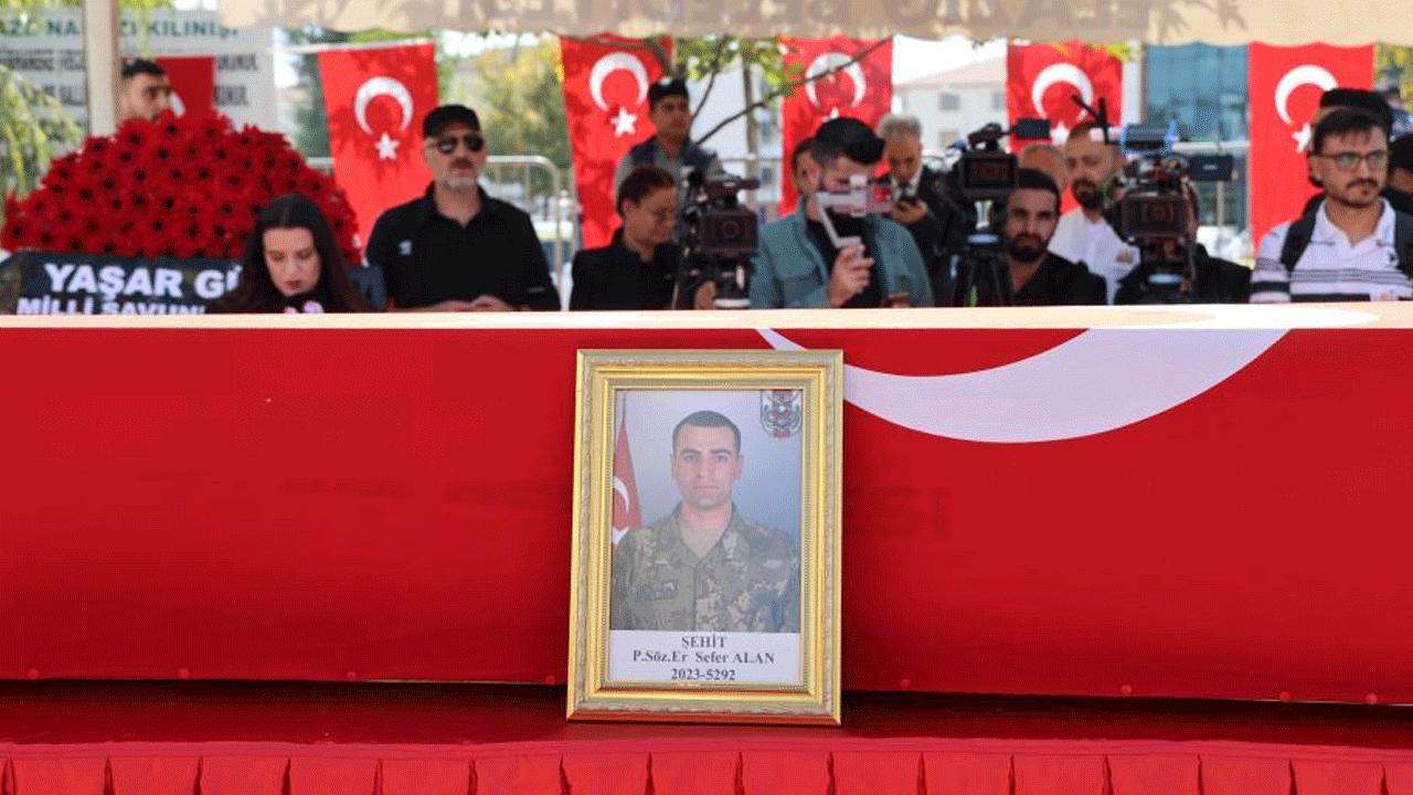 Kahraman şehidimiz son yolculuğuna uğurlandı