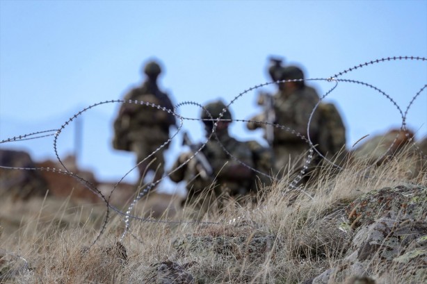 Foto - Kahramanlarımız ramazanda da elleri tetikte vatan nöbetinde