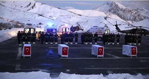 Foto - Kahramanlarımızı uğurladık! Irak'ın kuzeyinde şehit olan 6 asker için Hakkari'de tören