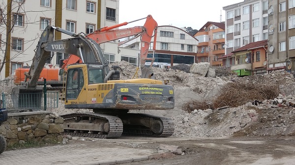 Foto - Kahramanmaraş depremi büyük ders oldu! Fay hattındaki 700 bina yıkılıyor