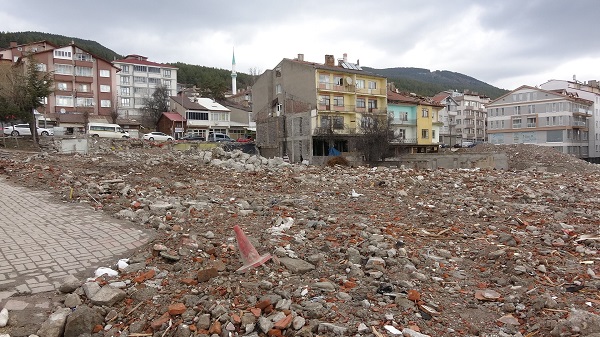 Foto - Kahramanmaraş depremi büyük ders oldu! Fay hattındaki 700 bina yıkılıyor