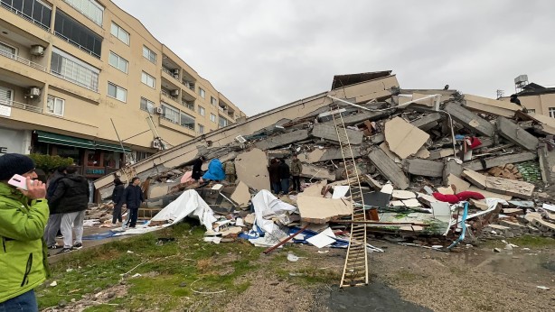 Foto - Kahramanmaraş depremi sonrası Avrupa ülkesinden dikkat çeken tsunami uyarısı! Alarm verildi