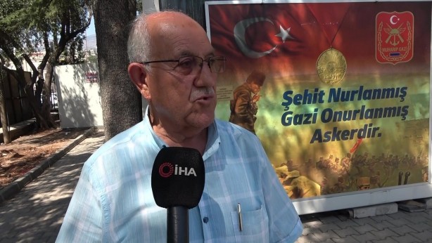 Foto - Kahramanmaraş depreminde ağır hasar alan 66 yıllık valilik binasının yıkımı başladı!