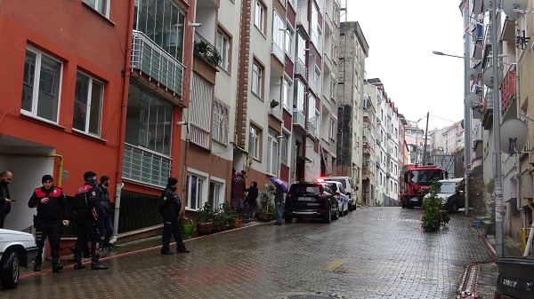 Foto - Kahramanmaraş depreminde hasar alan Giresun'daki bina boşaltıldı