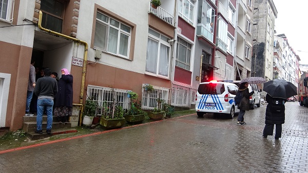 Kahramanmaraş depreminde hasar alan Giresun'daki bina boşaltıldı