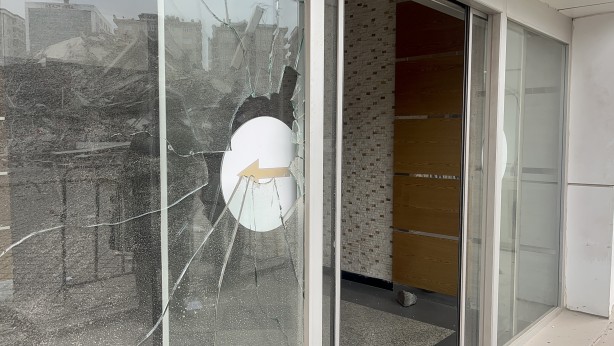 Foto - Kahramanmaraş depremlerinde 89 kişiye mezar olmuştu! Tek dokunuşta yıkıldı