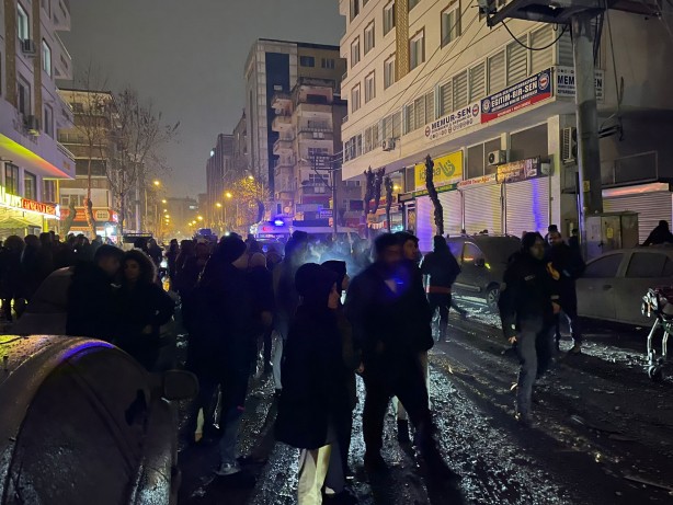 Foto - Kahramanmaraş, Diyarbakır Kayseri, Malatya, Ankara, Gaziantep'te deprem! Yürek yakan görüntüler