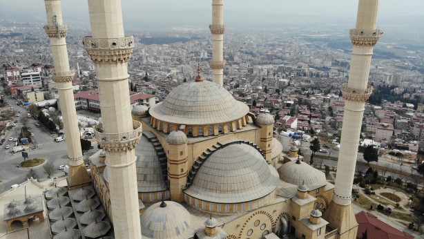 Foto - Kahramanmaraş’ın simgesi Abdülhamit Han Camii depremlere rağmen dimdik ayakta