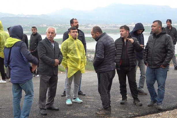 Foto - Kahramanmaraş'ta istinat duvarı çöktü, araçlar hurdaya döndü