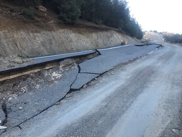Foto - Kahramanmaraş’ta yollar onarılmaya devam ediyor