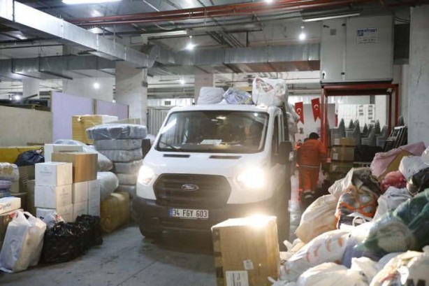 Foto - Kahramanmaraş'taki deprem felaketi: İstanbullular oraya akın ettiler