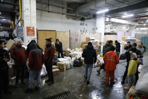 Foto - Kahramanmaraş'taki deprem felaketi: İstanbullular oraya akın ettiler