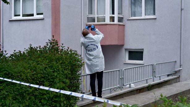 Foto - Kahreden olay: Cam silerken düşüp hayatını kaybetti