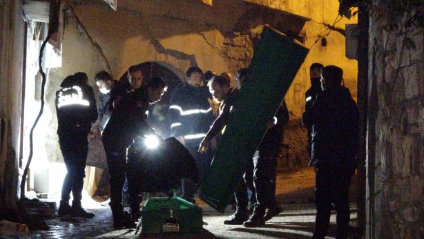 Foto - Kahreden olay! Evde çıkan yangında 3 çocuk can verdi