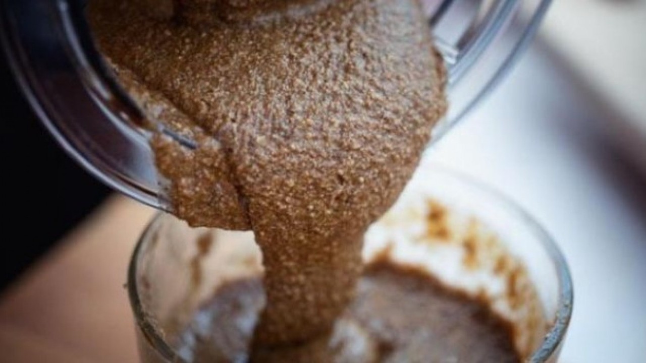 Kahvaltıda bir kaşık tüketin! Pekmezden 100 kat etkili besin açıklandı