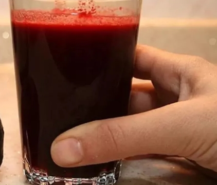 Kahvaltıdan önce bir bardak yetiyor! Bakın yağları nasıl eritiyor