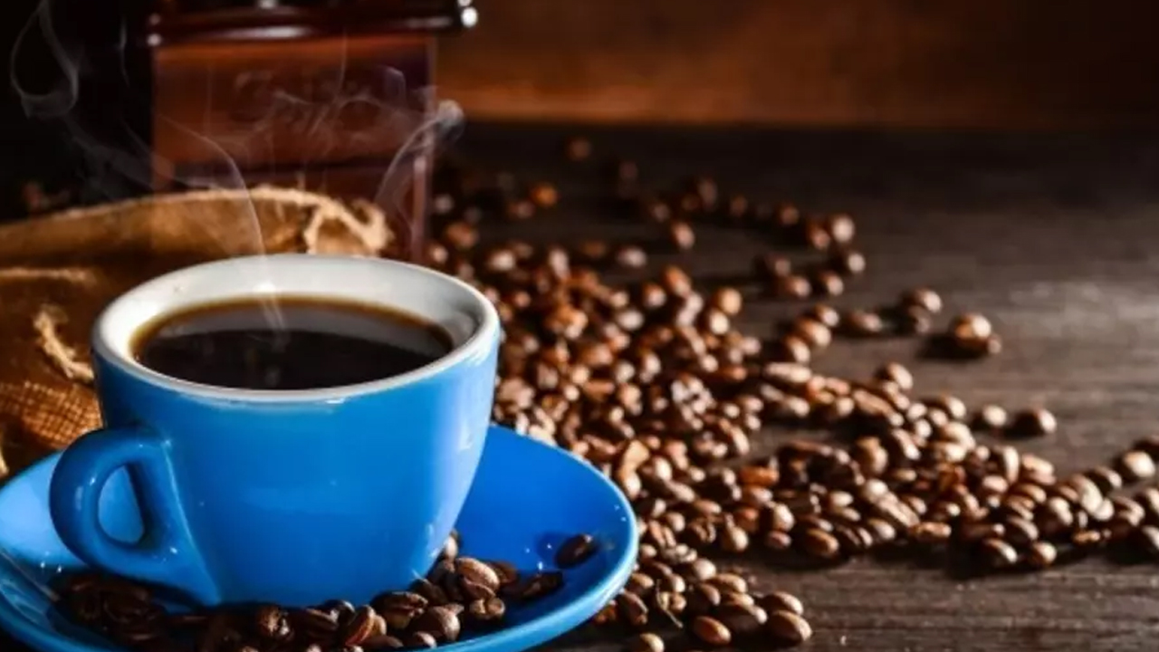 Kahvesiz uyanamam diyenler dikkat! Aşırı kahve tüketmenin zararları: Uzmanlardan uyarılar, tehlikeyi işaret ediyor olabilir!