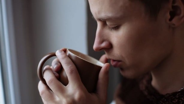 Foto - Kahveyi ıslatıp mobilyalara sürerseniz bakın ne oluyor