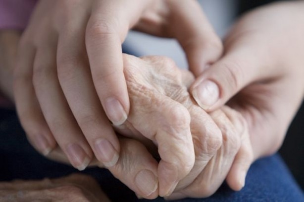 Foto - Kahveyi ıslatıp mobilyalara sürerseniz bakın ne oluyor