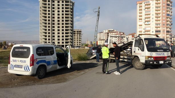 Foto - Kaldırımda yürüyen yaşlı çifte çarptı: 1 ölü, 2 yaralı