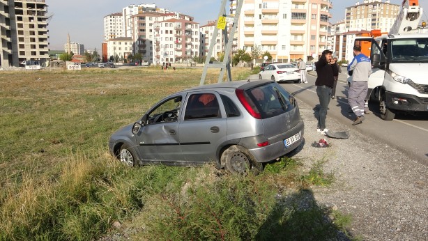 Foto - Kaldırımda yürüyen yaşlı çifte çarptı: 1 ölü, 2 yaralı