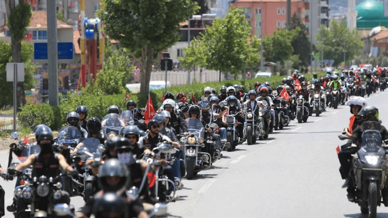 Foto - Kaldırımlarda yayaların içinden bile geçiyorlar: İşte motosikletlerin otomobilleri solladığı iller!