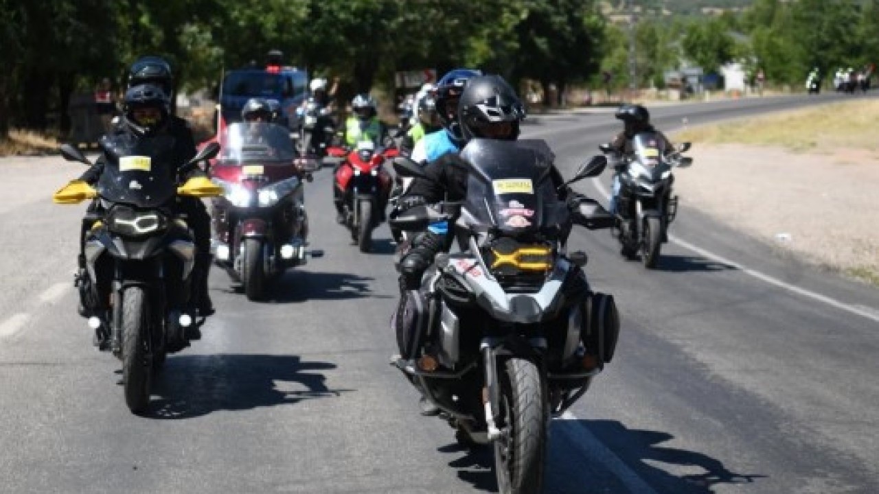 Foto - Kaldırımlarda yayaların içinden bile geçiyorlar: İşte motosikletlerin otomobilleri solladığı iller!