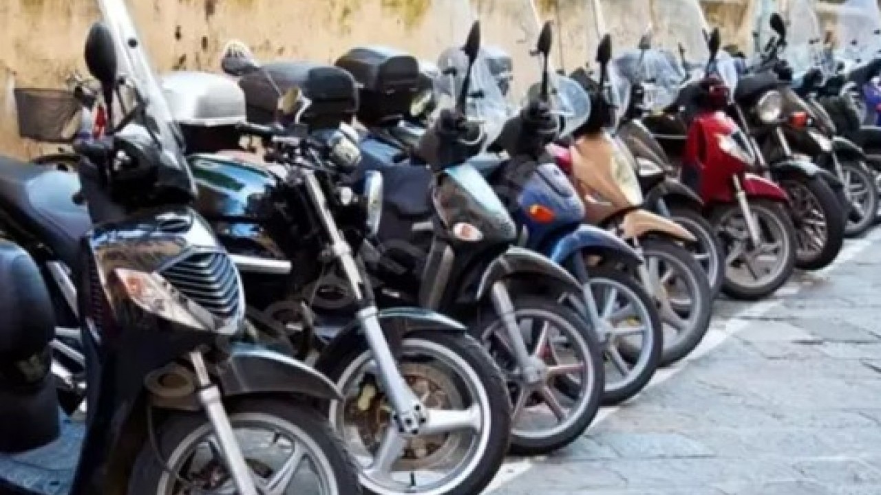 Foto - Kaldırımlarda yayaların içinden bile geçiyorlar: İşte motosikletlerin otomobilleri solladığı iller!