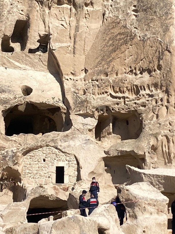 Foto - Kaleden düşen 20 yaşındaki genç feci şekilde can verdi!