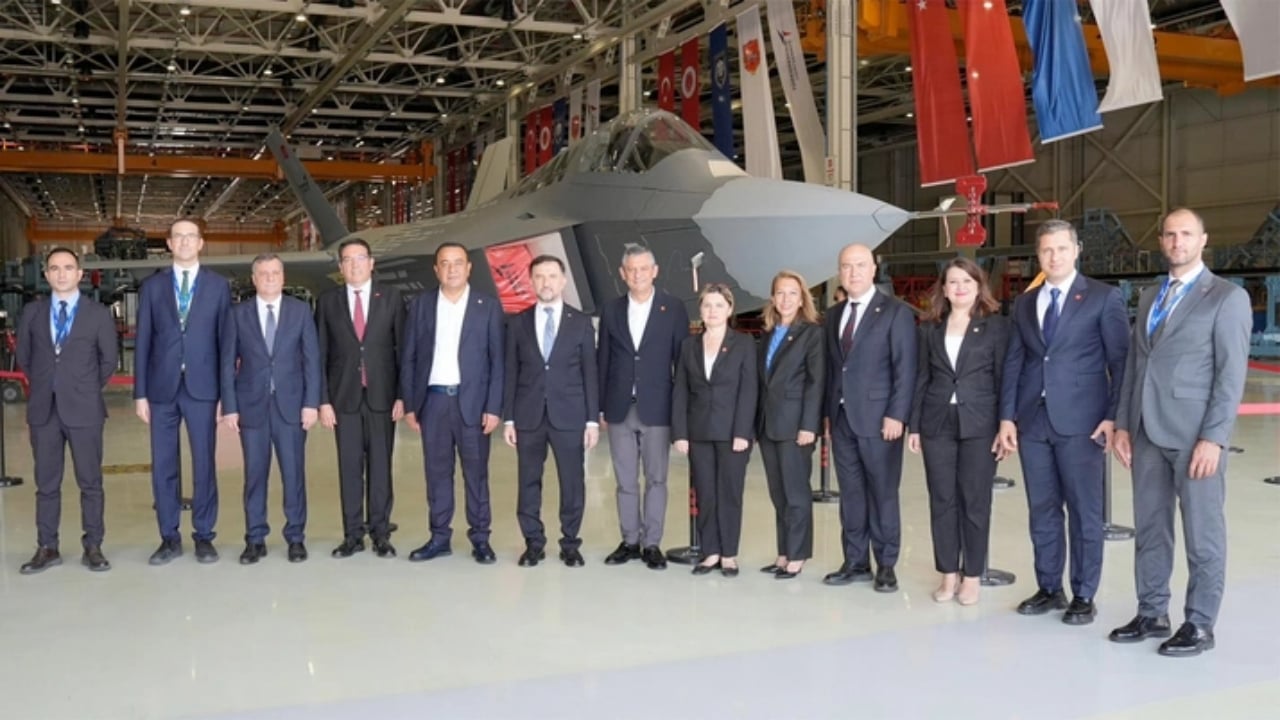 "Kalorifer peteği" diyorlardı, "milli gurur" oldu! CHP’den tarihi "KAAN" geri vitesi