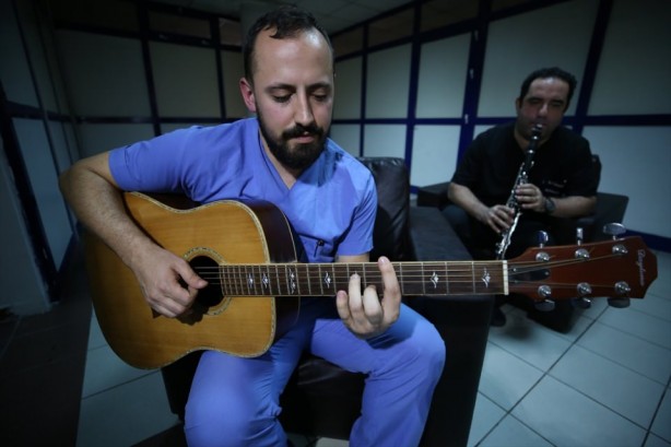 Foto - 'Kalp damar cerrahisi'nin müzisyen doktorları