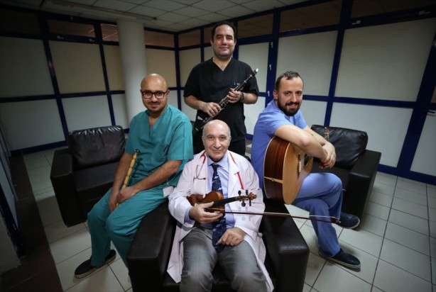 Foto - 'Kalp damar cerrahisi'nin müzisyen doktorları
