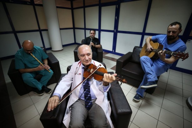 Foto - 'Kalp damar cerrahisi'nin müzisyen doktorları