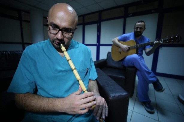 Foto - 'Kalp damar cerrahisi'nin müzisyen doktorları