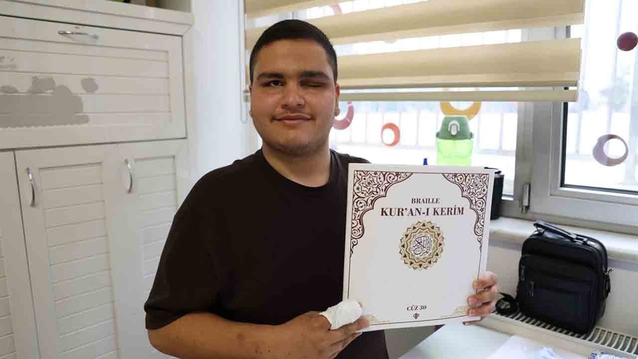 Foto - Kalp gözüyle okuyorlar: Braille alfabeli Kur'an-ı Kerim sevinci!