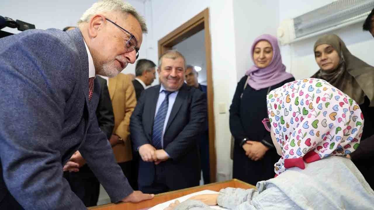 Foto - Kalp gözüyle okuyorlar: Braille alfabeli Kur'an-ı Kerim sevinci!