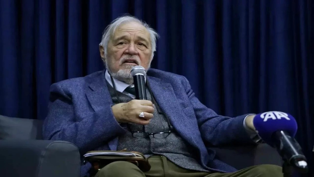 Foto - Kalp krizi geçirdiği iddia edilmişti! İlber Ortaylı’dan üzen haber