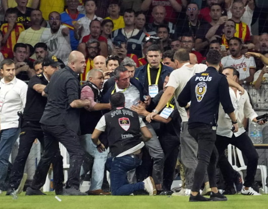 Foto - Kamuoyunda sitem var! "Ali Koç, iki polis müdürünü görevinden ettirdi"