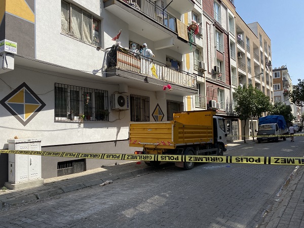 Foto - Kamyon kamyon boşaltıldı! Bakın o çöp evden neler çıktı