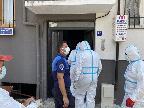 Foto - Kamyon kamyon boşaltıldı! Bakın o çöp evden neler çıktı