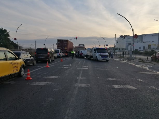 Foto - Kamyona ok gibi saplandı!