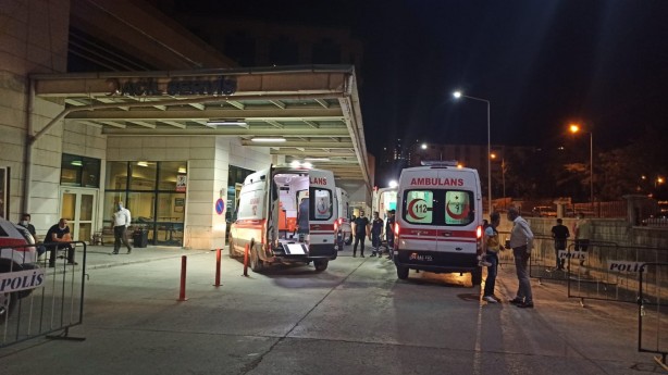 Foto - Kamyonet baraj gölüne uçtu: 3'ü çocuk 7 yaralı
