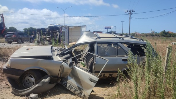 Foto - Kamyonetle çarpışan otomobilden fırlayan sürücü yaralandı