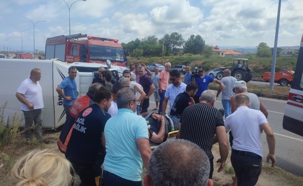 Foto - Kamyonetle çarpışan otomobilden fırlayan sürücü yaralandı