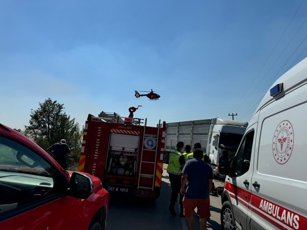 Foto - Kamyonla otomobil kafa kafaya çarpıştı