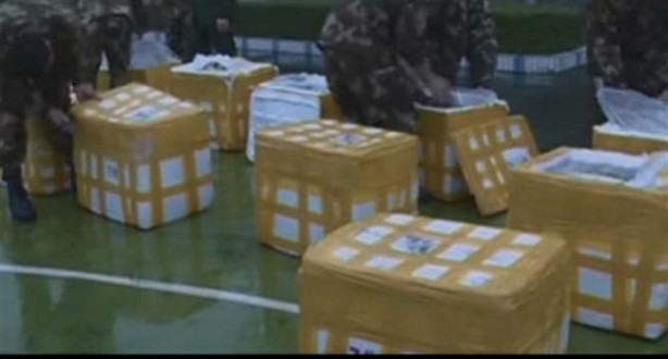 Foto - Kamyonun içinden öyle şeyler çıktı ki herkes dehşete düştü!