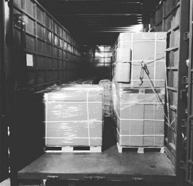 Foto - Kamyonun içinden öyle şeyler çıktı ki herkes dehşete düştü!