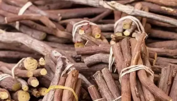 Kan damarlarını daraltıyor: Vücut hastalıklara karşı daha dayanıksız oluyor! Bu besinlere dikkat