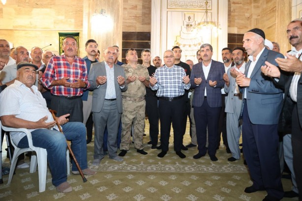 Foto - Kan davası barışla sonuçlandı! Kur’an-ı Kerim’in altından geçip söz verdiler